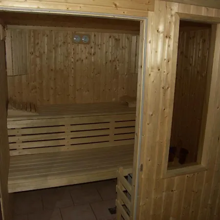 Hotel Les Cigognes 3*