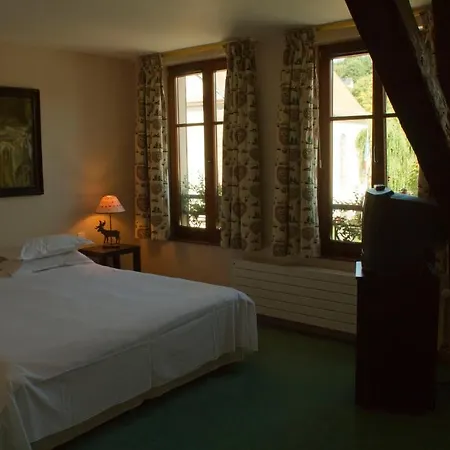 Les Cigognes Hotel