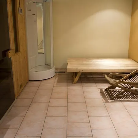 Отель Les Cigognes