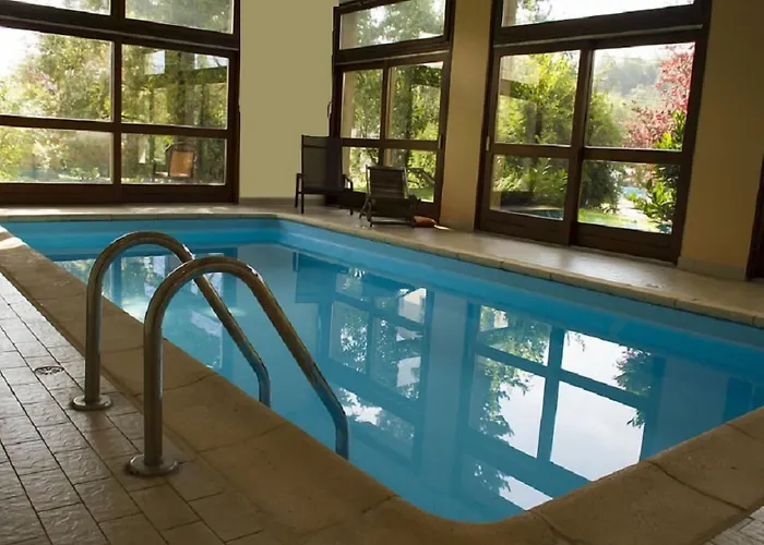 Les Cigognes Отель Abreschviller